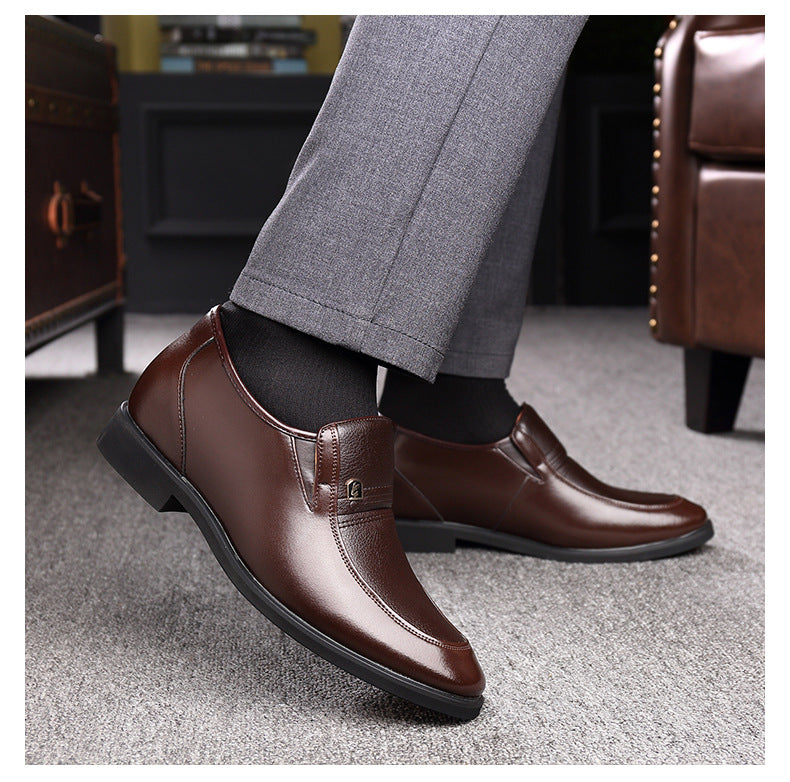 Factory 2023 spring men's leather shoes business formal wear increased men's shoes casual pointed wedding shoes a generation of hair