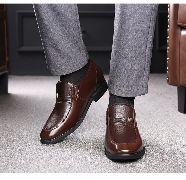 Factory 2023 spring men's leather shoes business formal wear increased men's shoes casual pointed wedding shoes a generation of hair