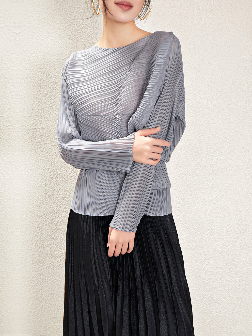 Miyake Irregular Long Sleeve Top Women's 2025 Spring and Autumn Design Solid Color Loose Casual Easiest for Match Bat Sleeve T-Shirt