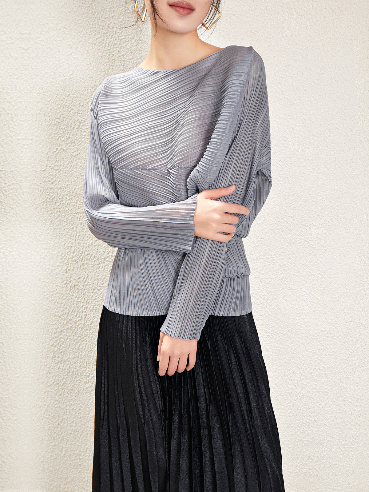 Miyake Irregular Long Sleeve Top Women's 2025 Spring and Autumn Design Solid Color Loose Casual Easiest for Match Bat Sleeve T-Shirt