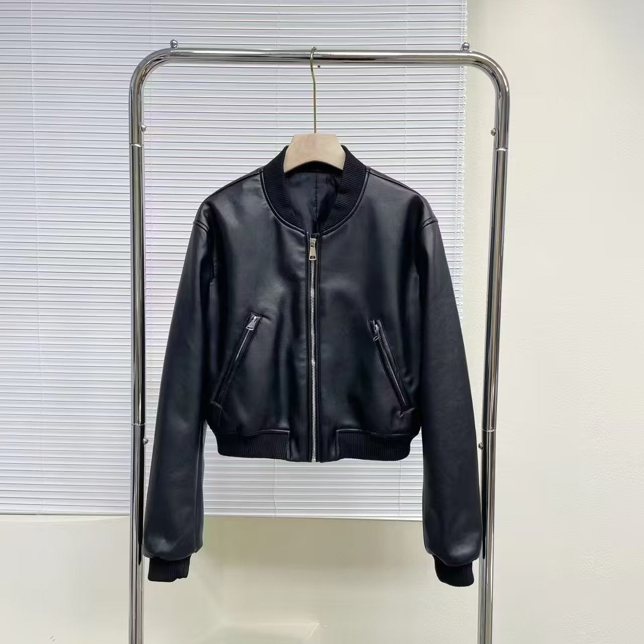 Spring European and American Urban Casual Stand Collar Pu Jacket Short Imitation Leather Motorcycle Clothing Niche Design Jacket for Women
