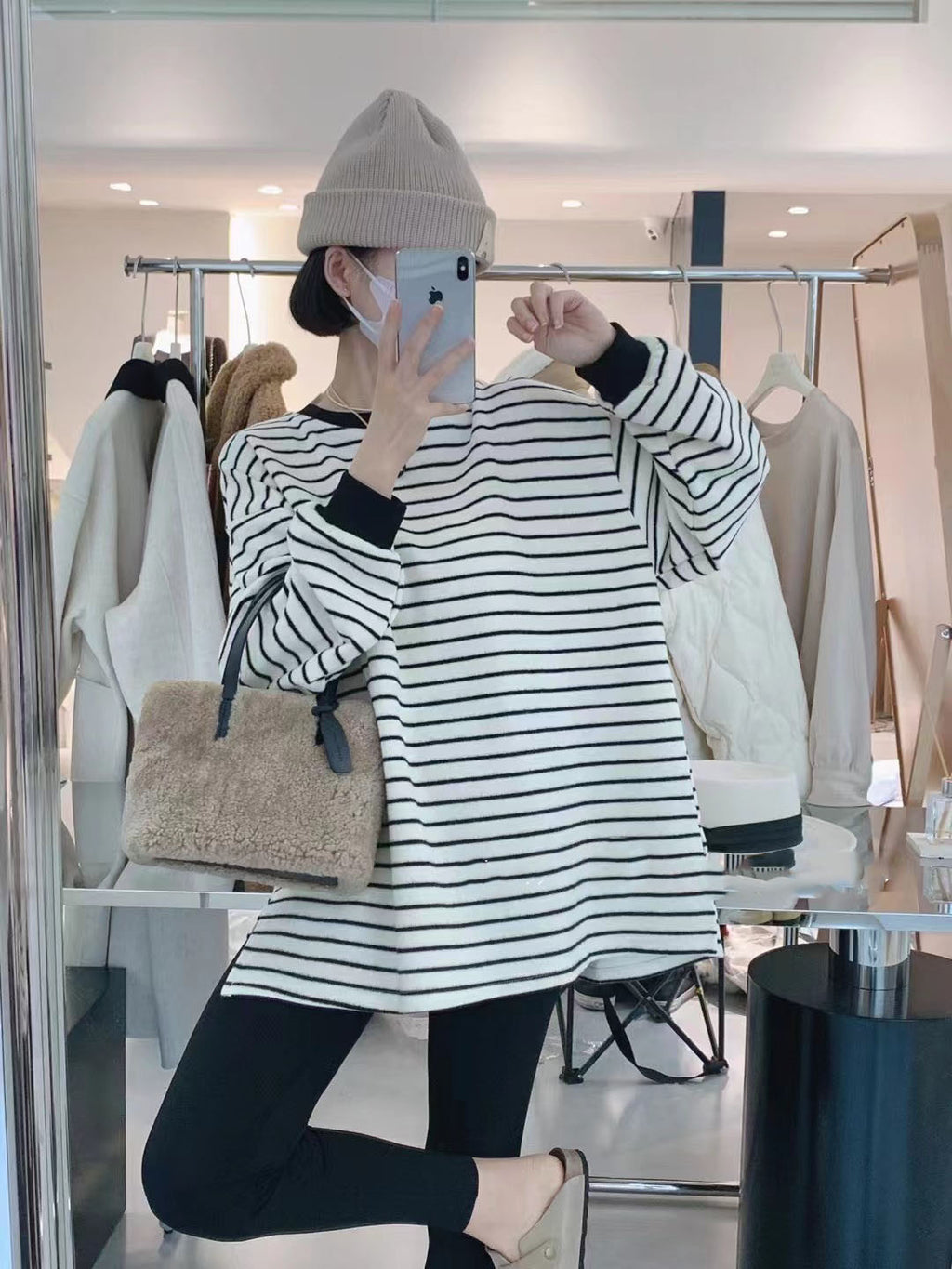 Maternity's Autumn and Winter Thickened Striped Loose Long-sleeved T-shirt Top 2024 Autumn and Winter New Split Hip Covering Base Shirt
