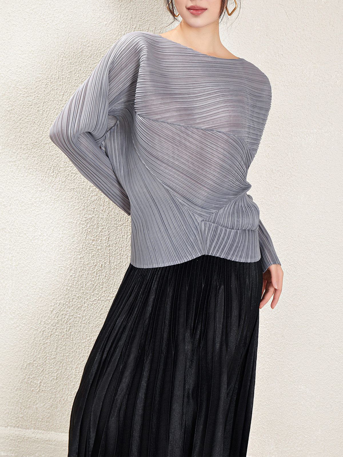 Miyake Irregular Long Sleeve Top Women's 2025 Spring and Autumn Design Solid Color Loose Casual Easiest for Match Bat Sleeve T-Shirt