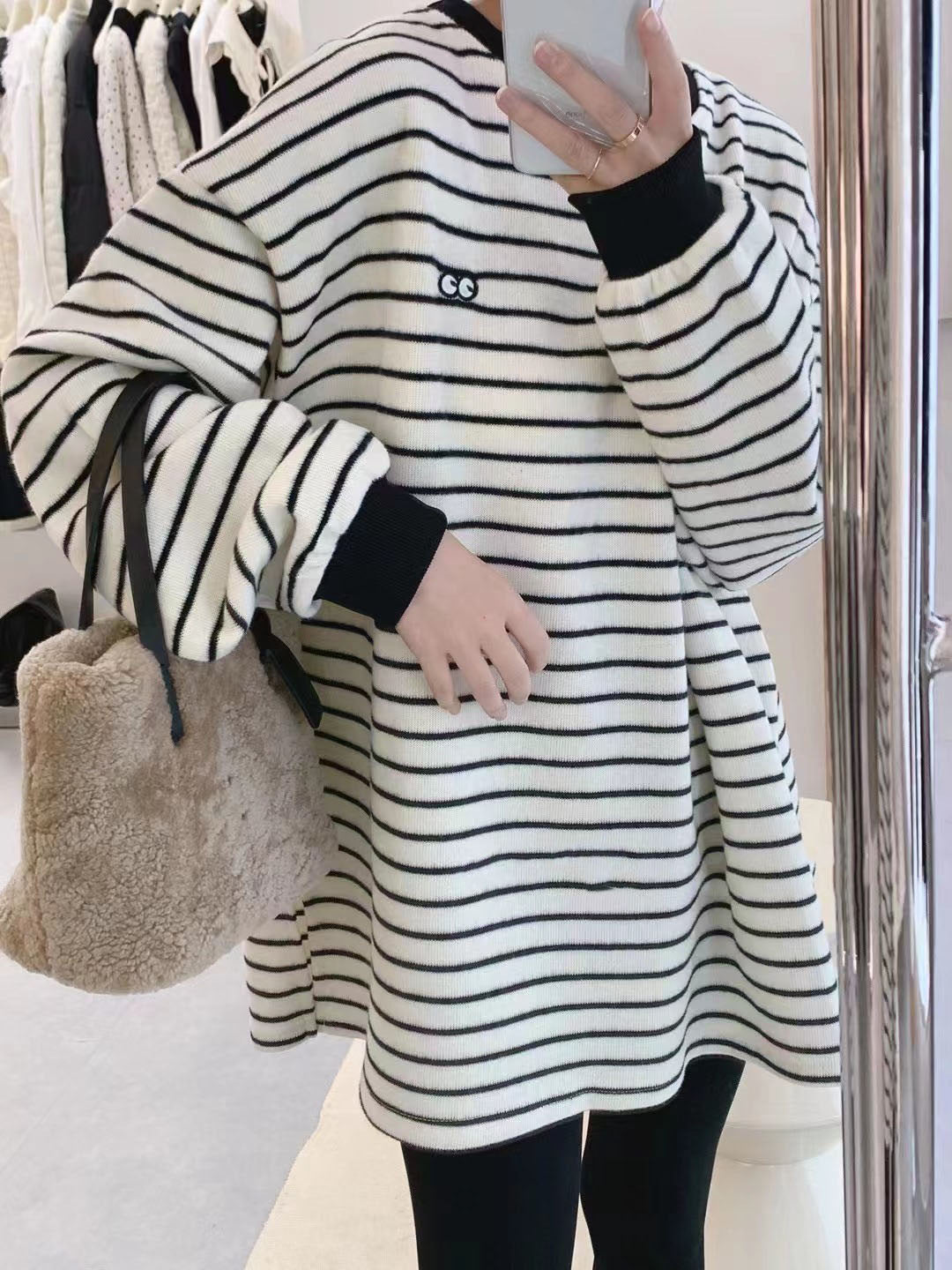 Maternity's Autumn and Winter Thickened Striped Loose Long-sleeved T-shirt Top 2024 Autumn and Winter New Split Hip Covering Base Shirt