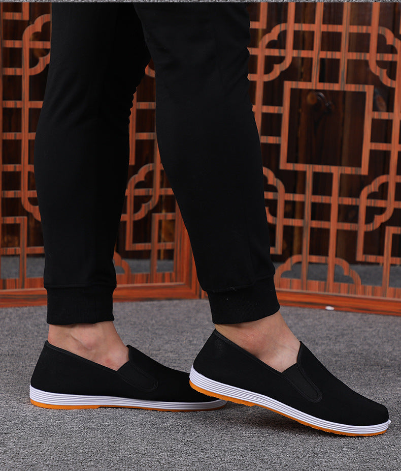 Factory direct old Beijing cloth shoes men's wholesale middle-aged and old men's traditional black cloth shoes